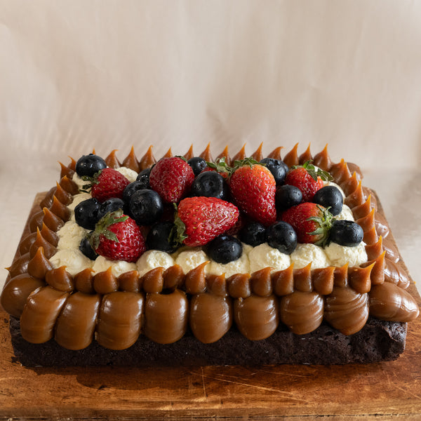 Donatella Cake